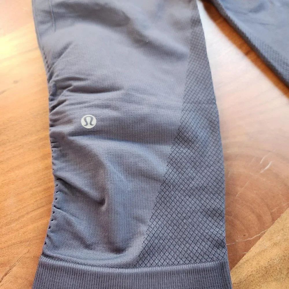 Lululemon In The Flow Crop II *Pattern - Picture 3 of 10